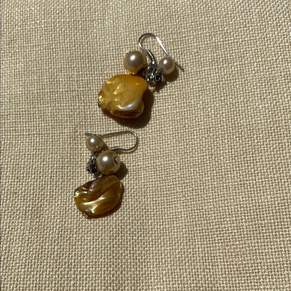 NEW. Fabulous pearl and stone pierced earrings. Handcrafted. One of a kind. - Picture 2 of 6
